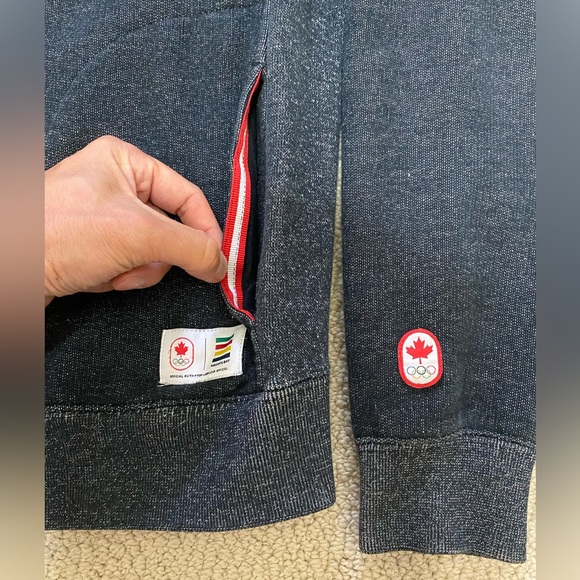 Hudson’s Bay 2014 Sochi Olympic Canada Jacket. Women’s Large. Dark Grey. - Picture 7 of 8